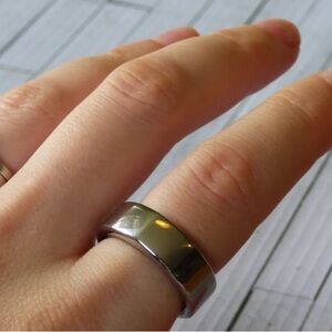 OURA RING Gen2 in Silver, size 7